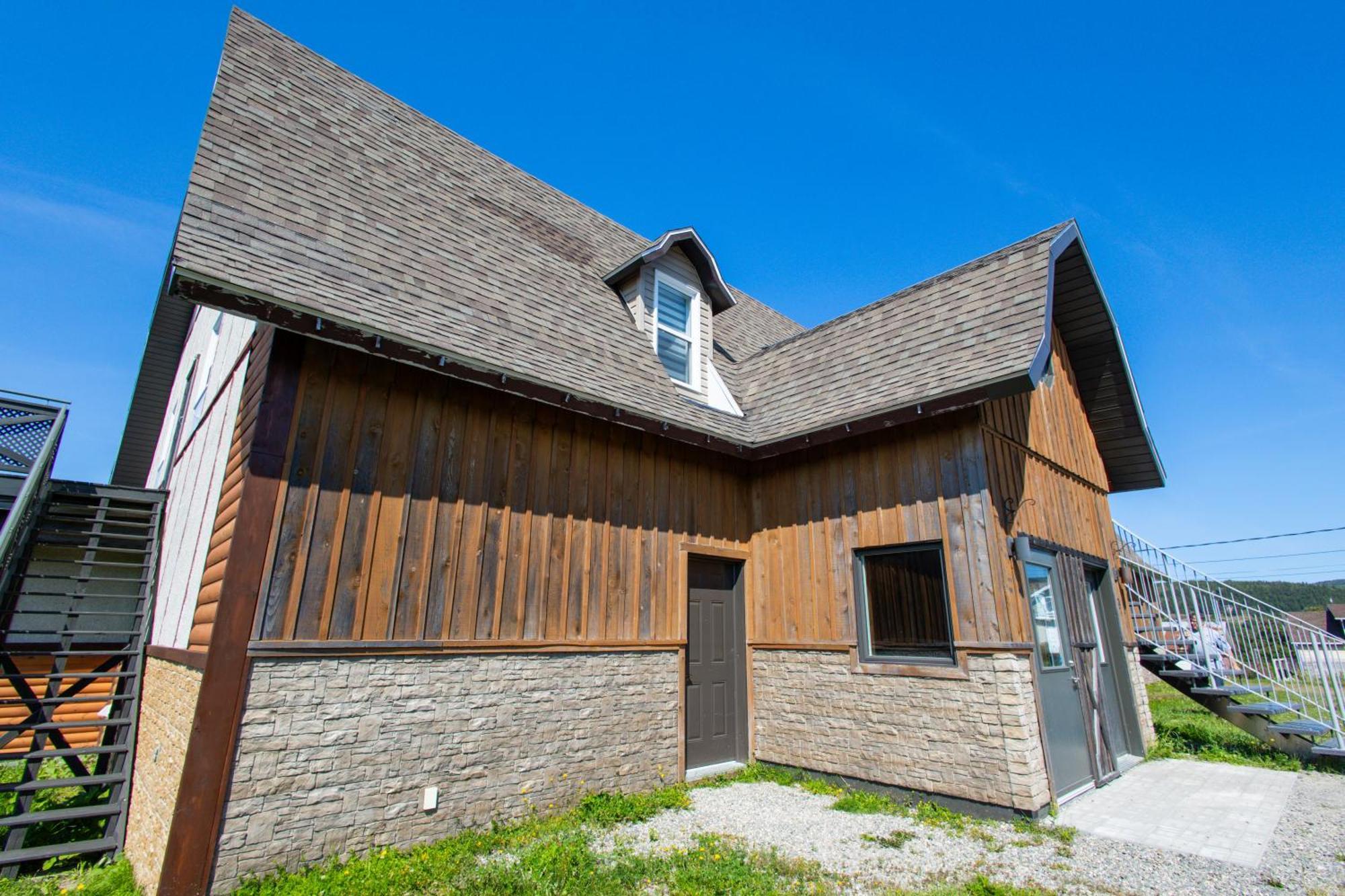 Hotel Domaine Du Recif Sainte Anne-des-Chênes Exterior foto